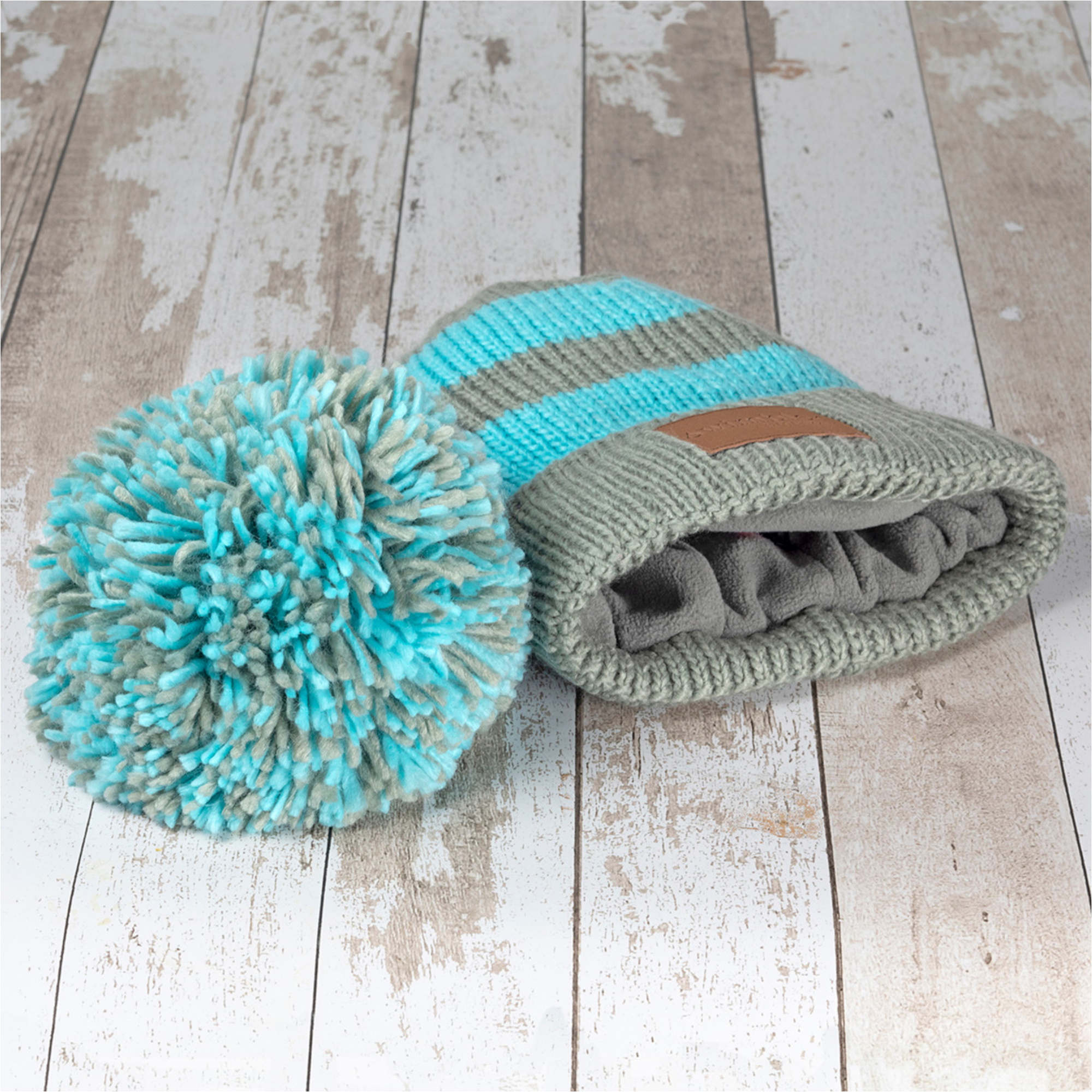2026 Swimbler Bobble Hat SP-MB3B8-TN4ZCDCJJA - Sea Mist